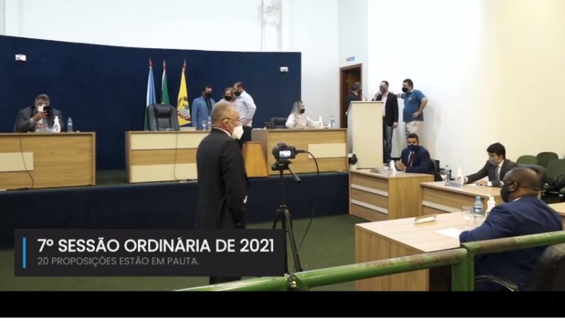 Vereadores acatam denúncia contra o prefeito e instauram Comissão Processante