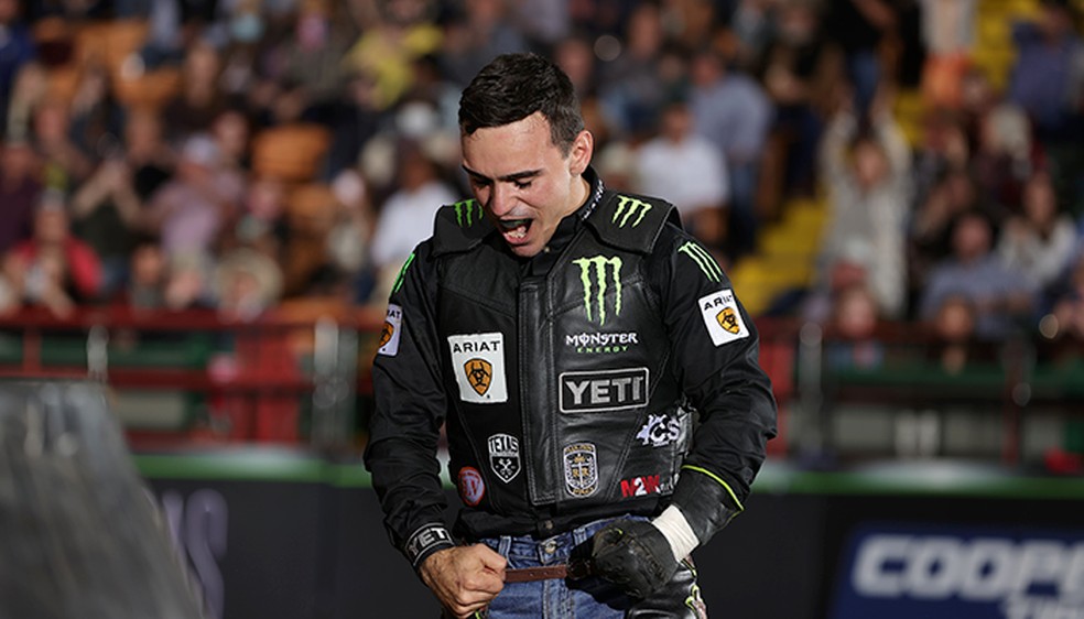 Globo Esporte destaca liderança de Vitinho no ranking mundial da PBR 2021