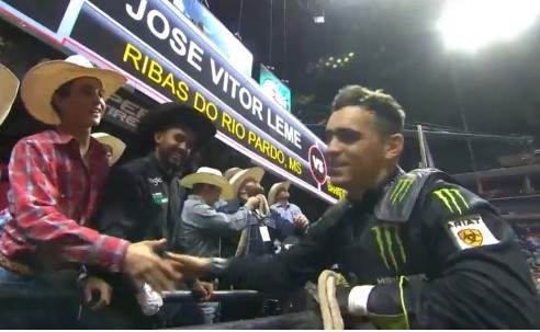 Que fase! Vitinho registra '97,75' a maior nota de todos os tempos da PBR; Veja o vídeo