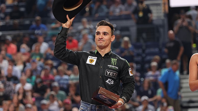 Vitinho bate recorde, vence em Nashville e segue firme rumo ao bicampeonato da PBR