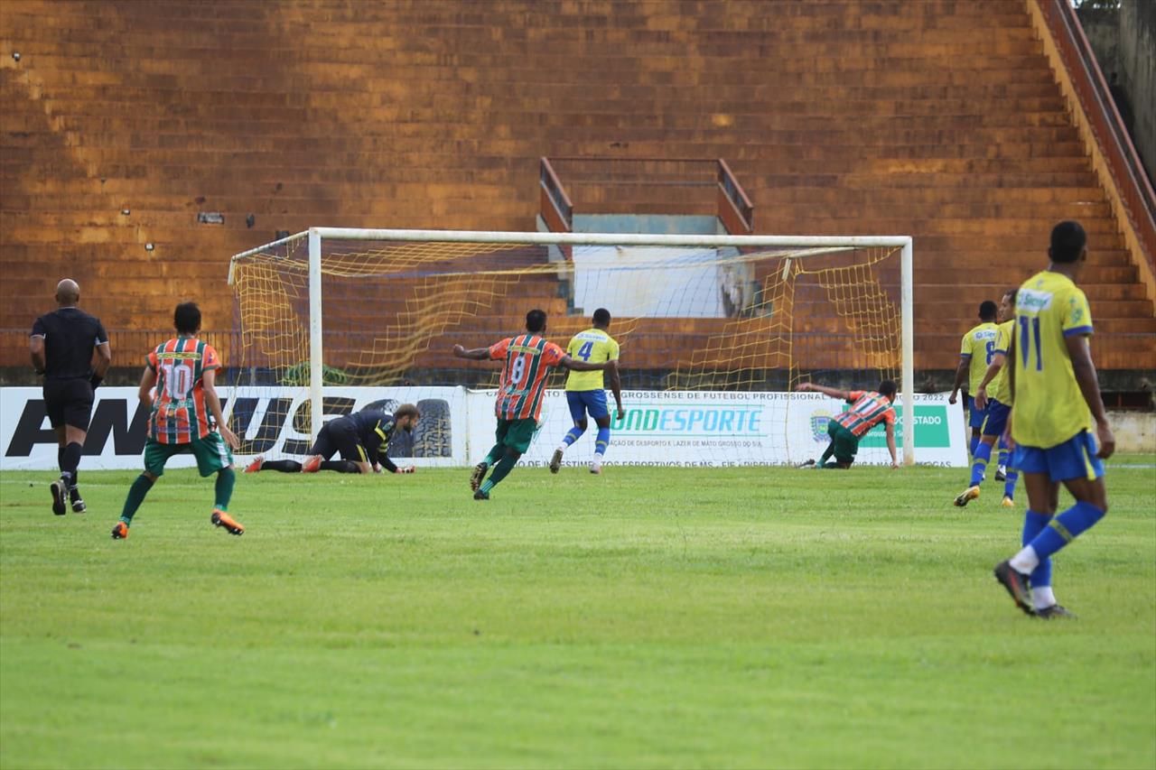 Estadual de Futebol 2022: Coxim é goleado, e Naviraiense e Dourados se classificam à próxima fase