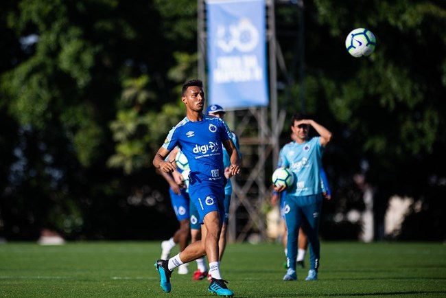 Cinco jogadores podem deixar o Cruzeiro nos próximos dias