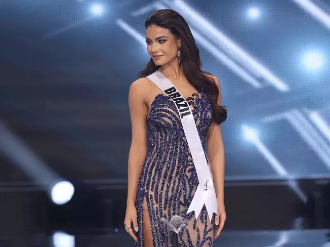 Brasileira Julia Gama fica em segundo lugar no concurso Miss Universo