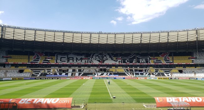 Torcida do Galo monta mosaico no Mineirão para final do Estadual contra o América