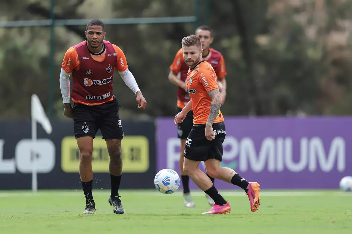 Com desfalques, Galo viaja para enfrentar o Remo