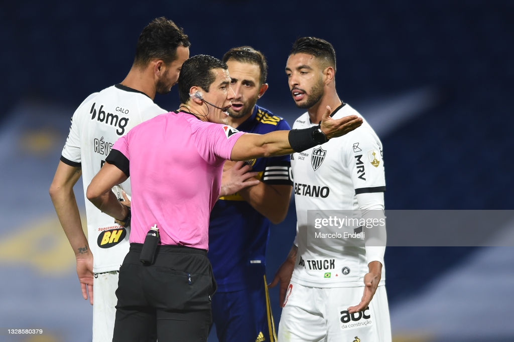 Boca x Galo: Conmebol afasta árbitros por ‘erros graves’ na anulação do gol dos argentinos