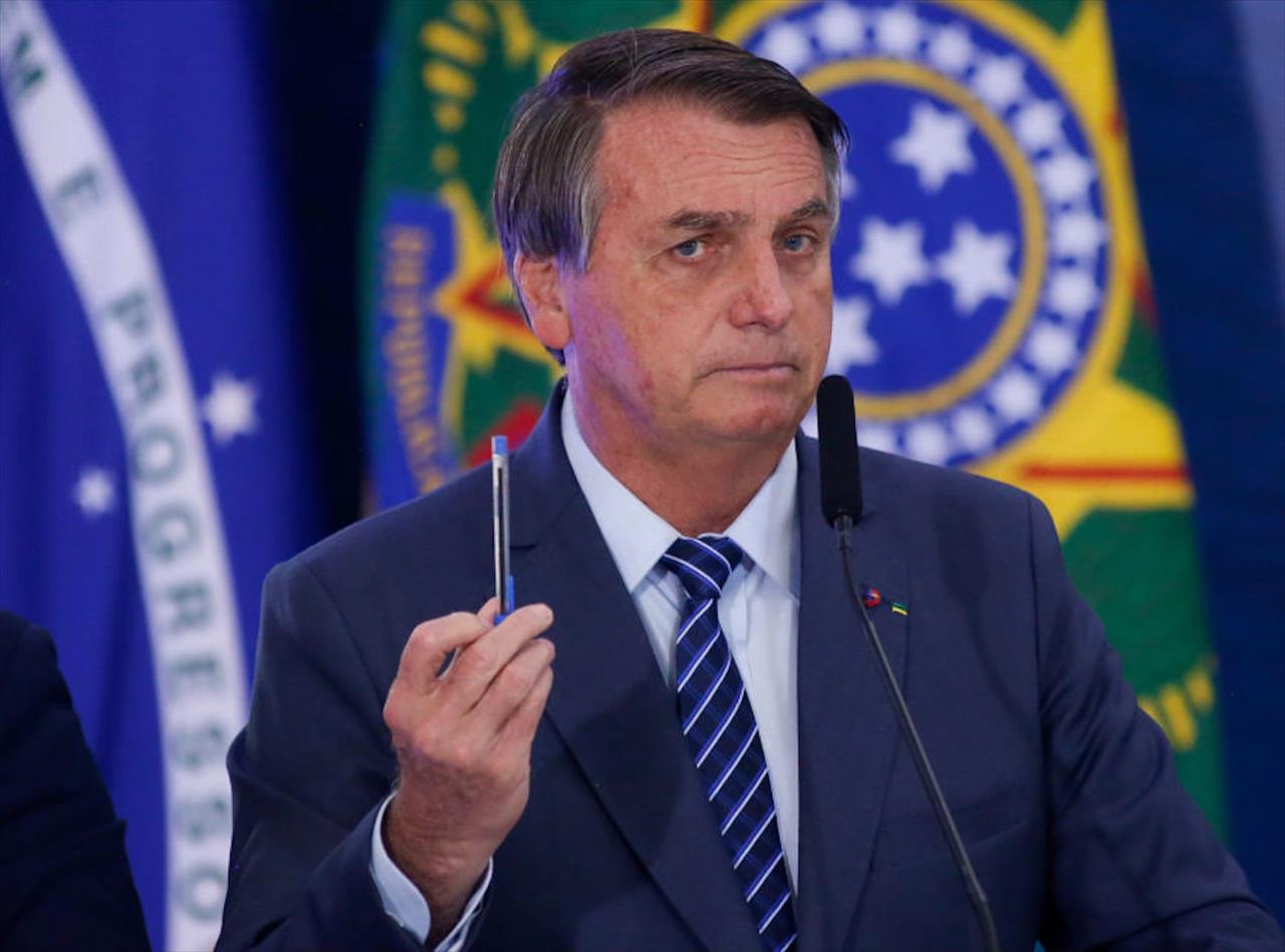 Bolsonaro sanciona lei de proteção para entregadores de aplicativos