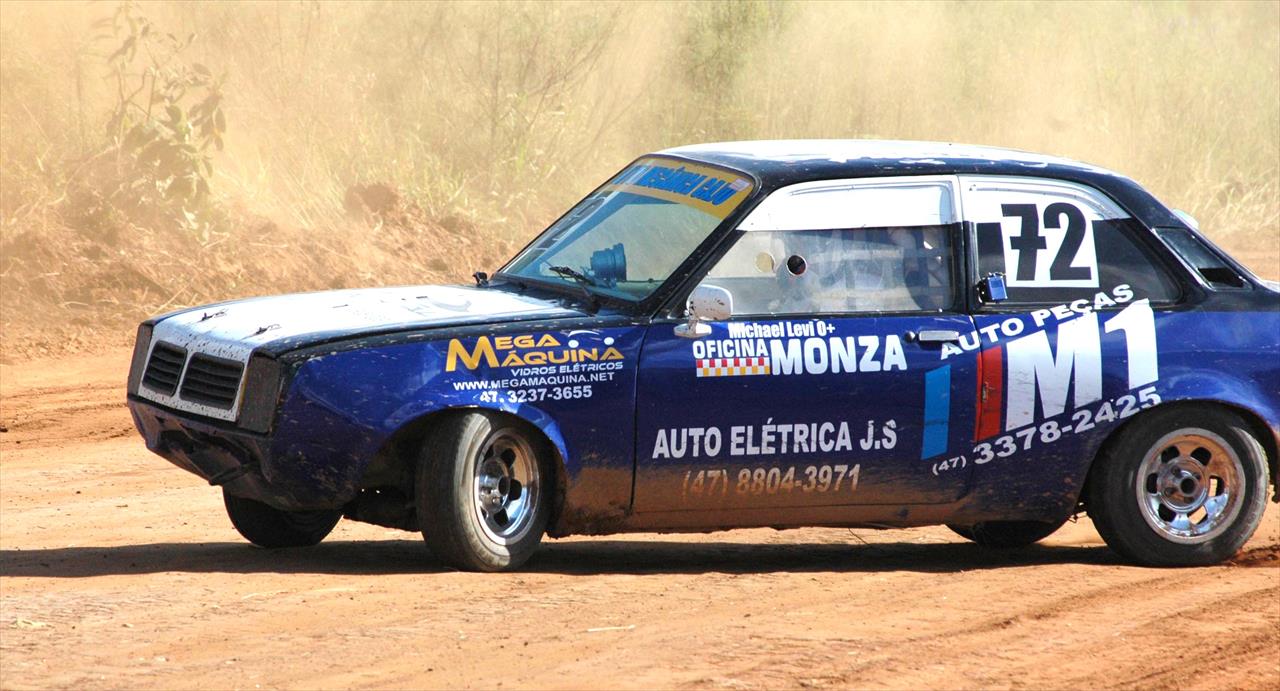 Relembre: Show de pilotagem abre a temporada da Chevlight no Autódromo de Mafra