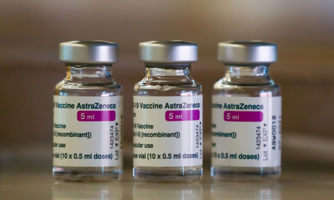 209.750 novas doses da vacina AstraZeneca chegaram em SC nesta quarta (02)