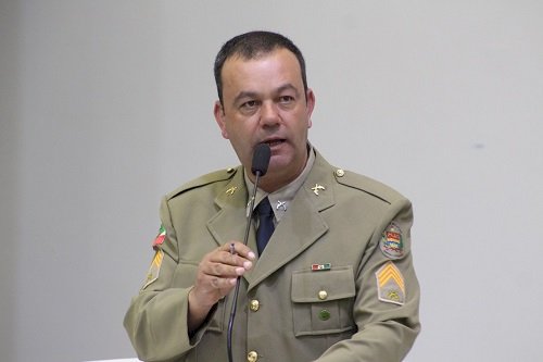 Sargento Sobrinho sofre ameaça de 'colega' de farda