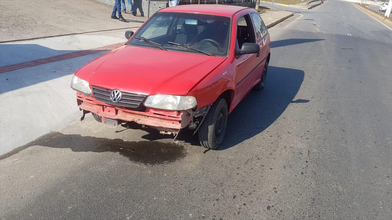 Colisão entre dois veículos em Mafra