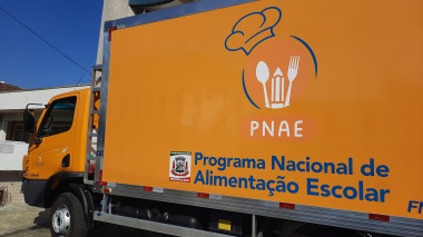 Prefeitura de Mafra conta com novo caminhão frigorífico para transporte da merenda escolar