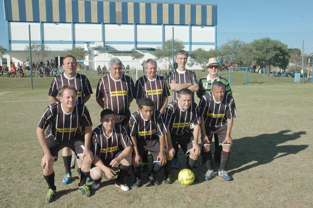 BAÚ DO ESPORTE: Três Bairros campeões do 4º Campeonato de Futebol Suíço do Cinquentinha de Rio Negro