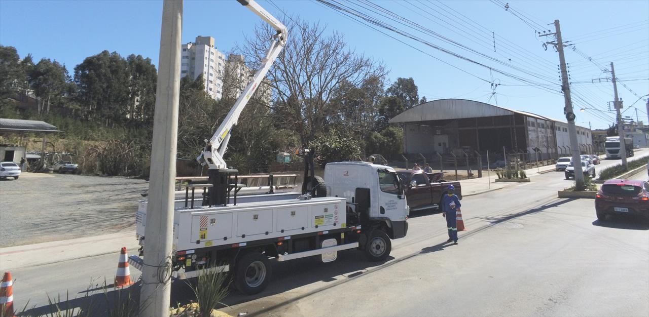 Prefeitura anuncia que empresa contratada para serviços de iluminação pública já está em operação