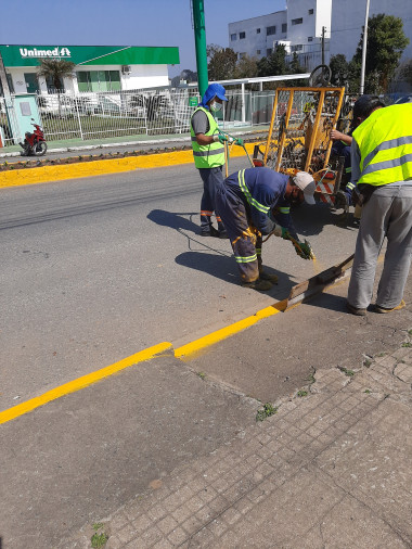 Prefeitura recupera máquina para agilizar pinturas de logradouros públicos