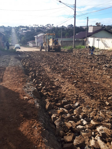 Rua Tabelião José Juraszek terá nova galeria de águas pluviais e asfalto