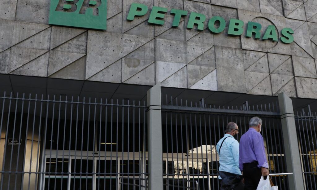 Petrobras tem demanda para novembro acima da capacidade de produção