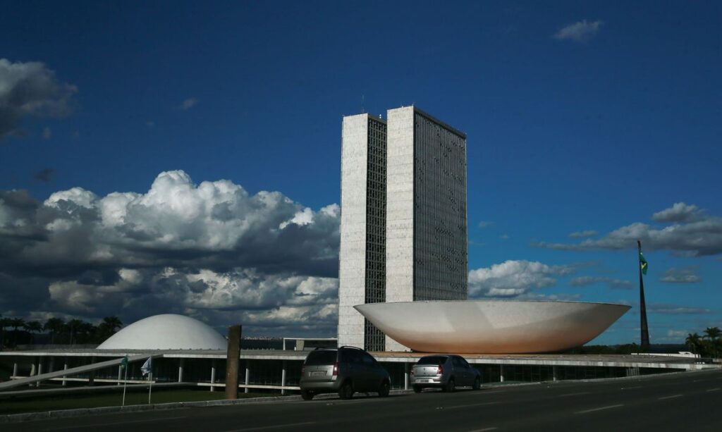 Senado aprova auxílio gás para famílias carentes