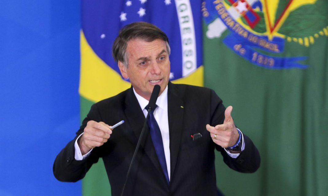 Presidente regulamenta auxílio gás e Programa Alimenta Brasil