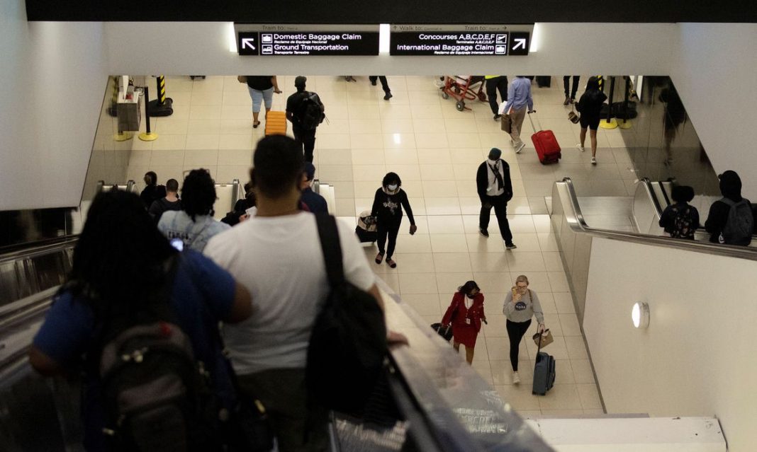 Viajantes não vacinados terão de cumprir cinco dias de quarentena ao chegar no Brasil