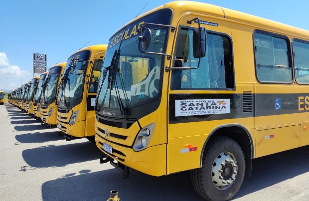 Governo do Estado entrega mais 40 ônibus para reforçar o transporte escolar de Santa Catarina