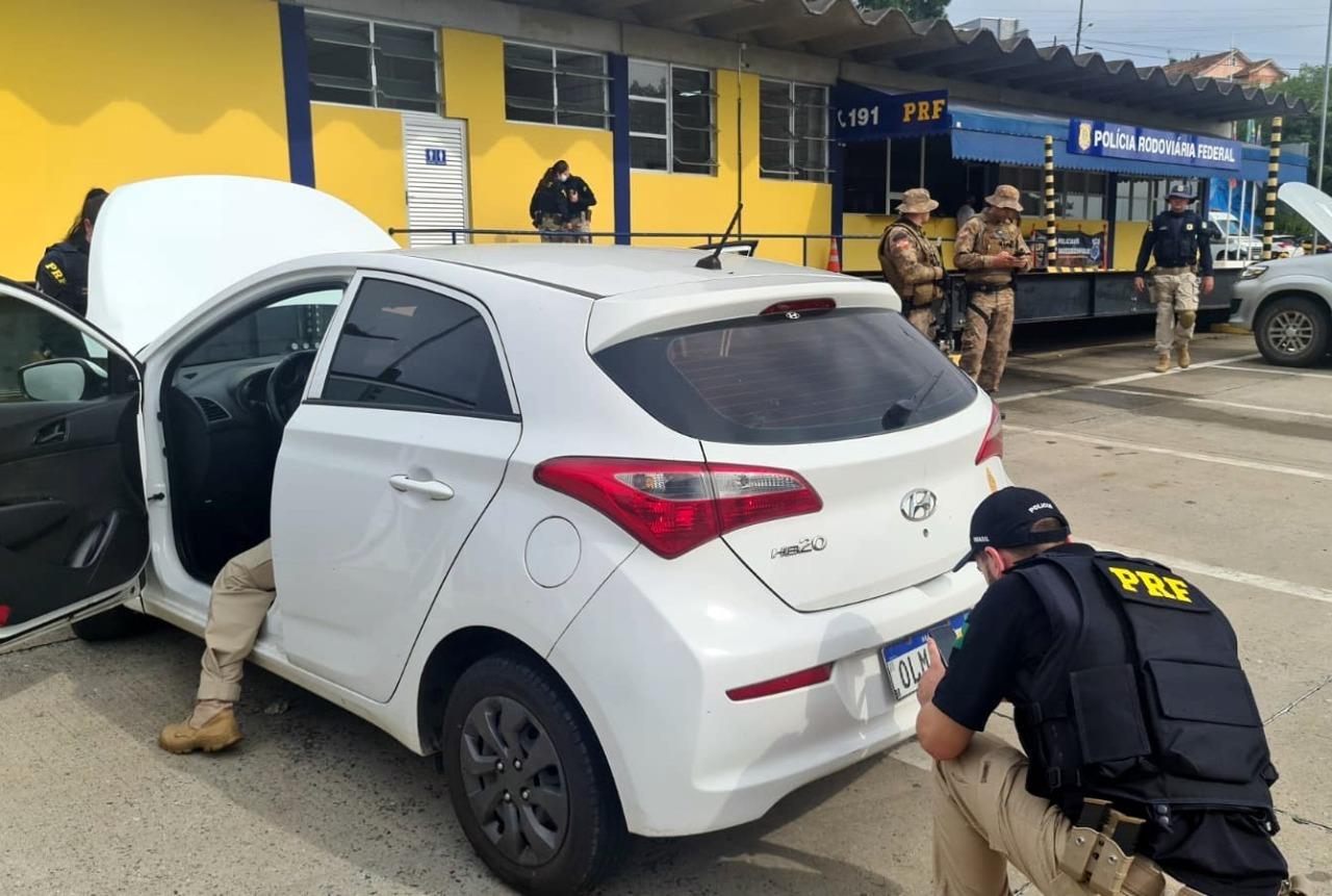 Veículo furtado no RS e que circulava clonado é recuperado na BR 116 em Mafra