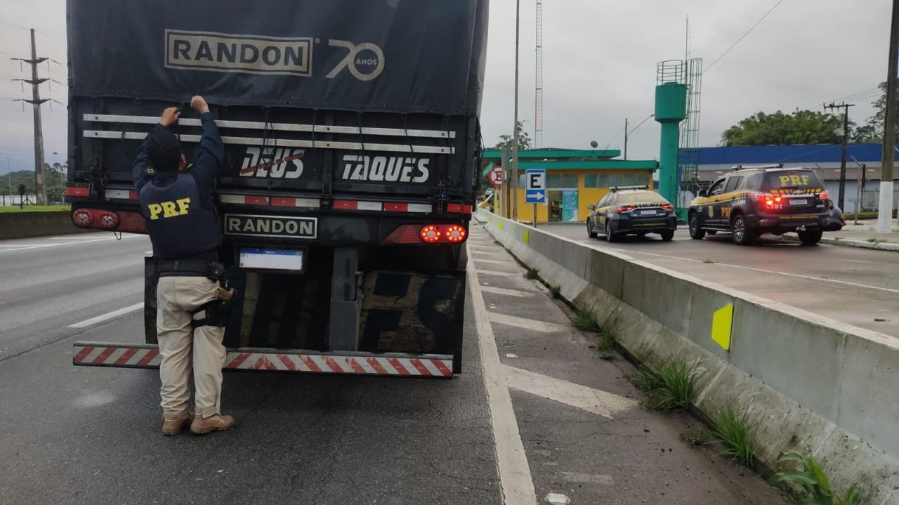 Roubo de carreta termina com prisão de criminosos