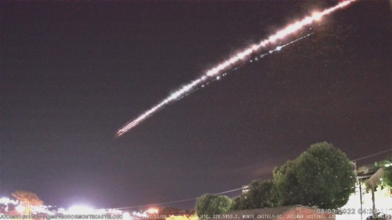 O que foi a bola de fogo vista no céu desta madrugada?