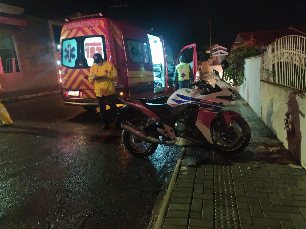 Colisão entre Carro e Motocicleta no bairro Vila Nova