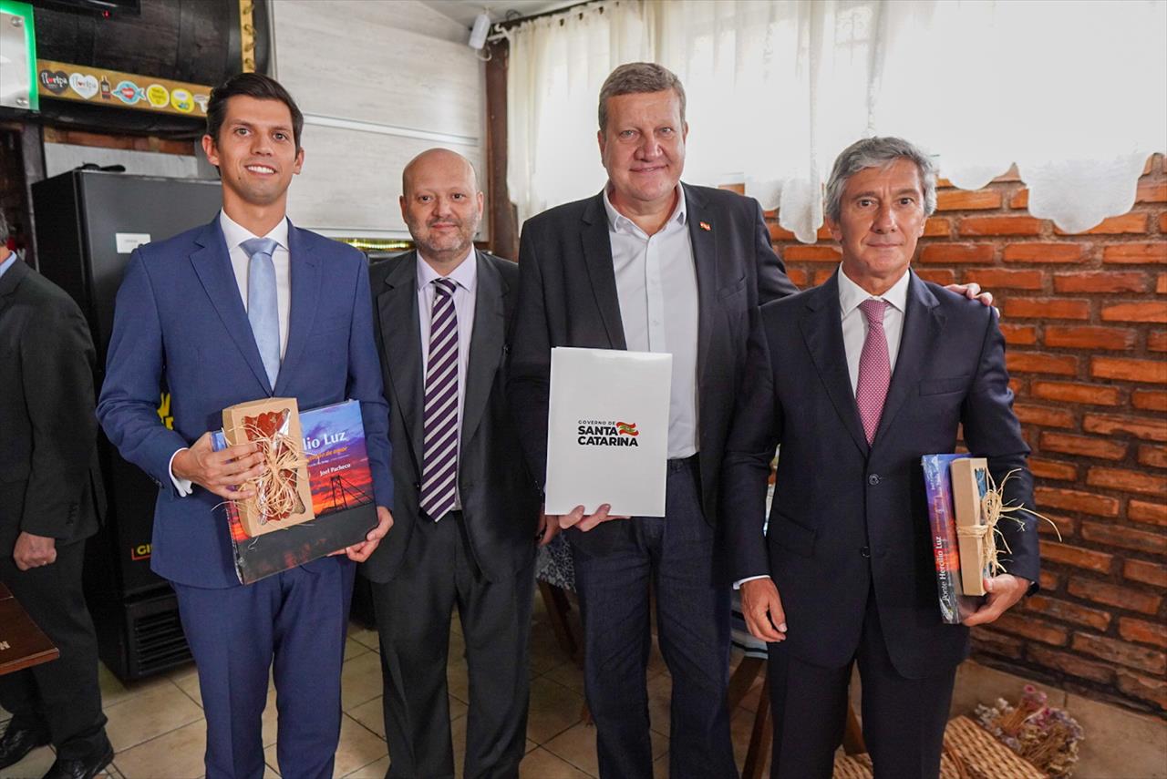 Estado assina protocolo de intenções com a Câmara do Comércio, Indústria e Turismo Brasil-Portugal de SC