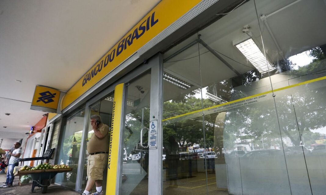 Assaltos a bancos caem 36% em 2021, diz Febraban