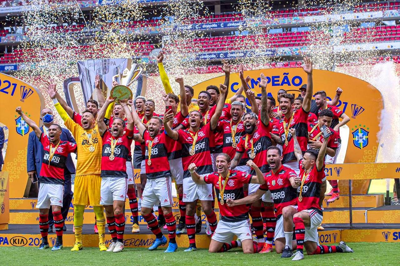 Flamengo cria hegemonia inédita de títulos em quase 30 anos no Brasil e se aproxima do São Paulo de Telê