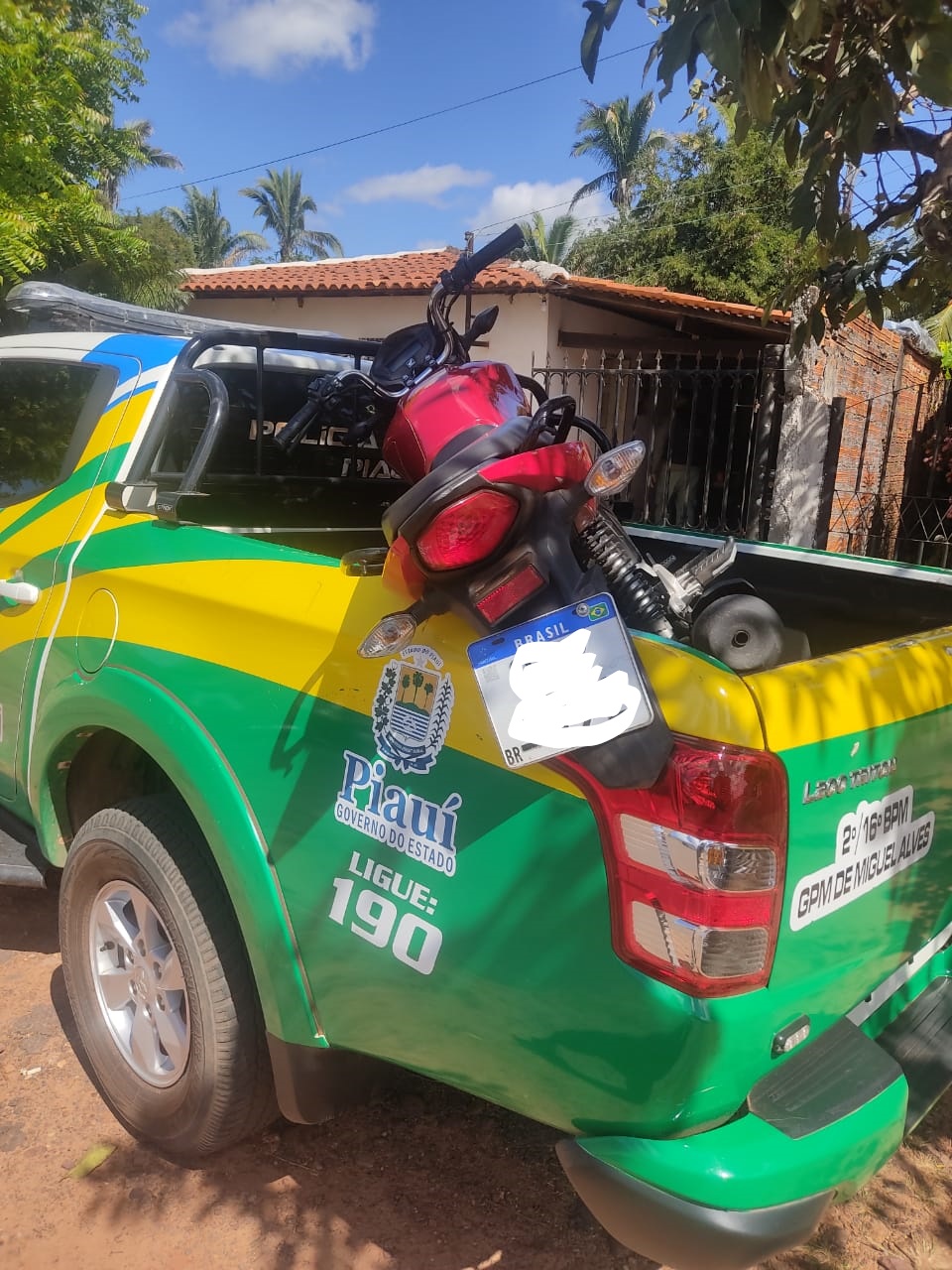 Motocicleta roubada em Teresina é recuperada em Miguel Alves-PI