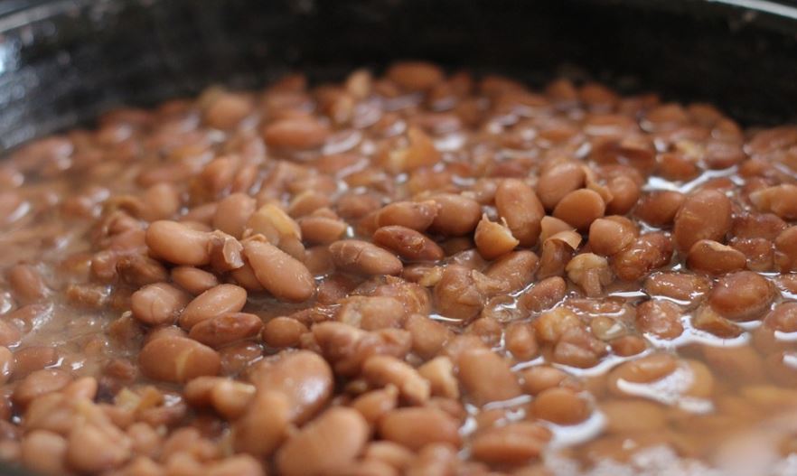 Precisa deixar o feijão de molho antes de cozinhar?