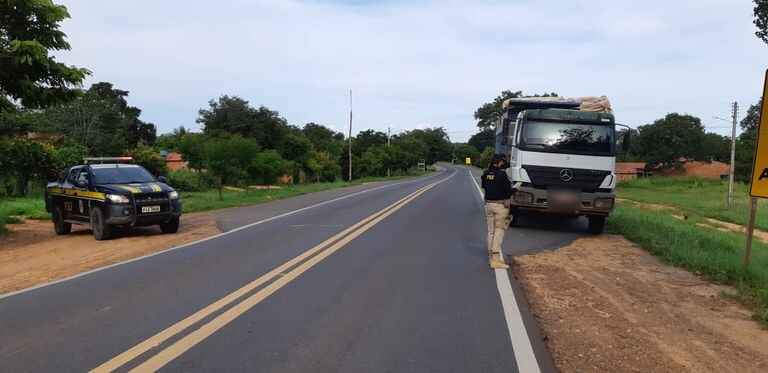 Caminhoneiro é detido pela PRF por Uso de Documento Falso na BR 135