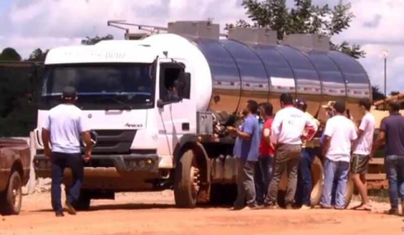 Preço referencial do leite apresentado pelo Conseleite não agrada a produtores, e greve continua