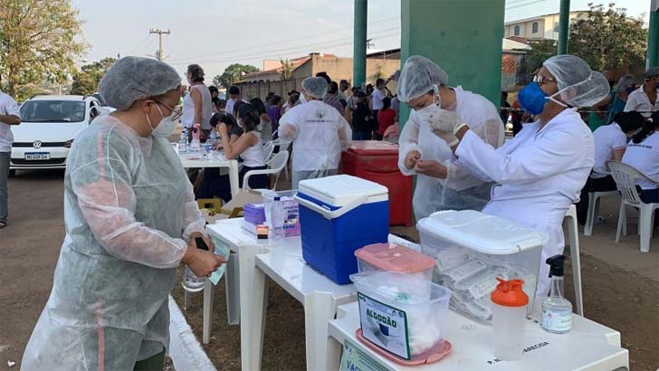 Agevisa orienta população a tomar todas as doses da vacina contra a covid-19 antes de participarem de eventos festivos