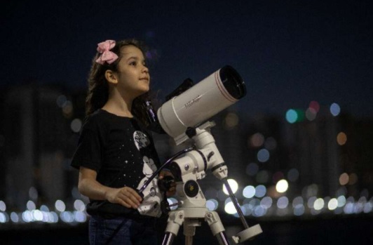 Nicole Oliveira: A brasileira de 8 anos que é a mais jovem astrônoma do mundo