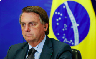 Bolsonaro diz que governo busca rever política de preços de combustíveis da Petrobras