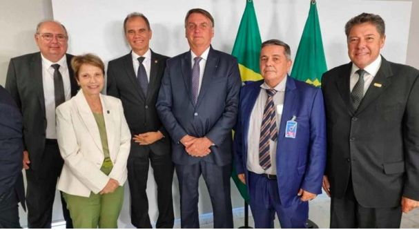 Bolsonaro recebe canavieiros de Pernambuco durante audiência em Brasília para discutir demandas do setor