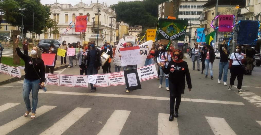 Manifestantes protestam em Santos Dumont contra o Governo de Jair Bolsonaro