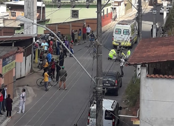 Mulher morre após cair de viaduto em Santos Dumont