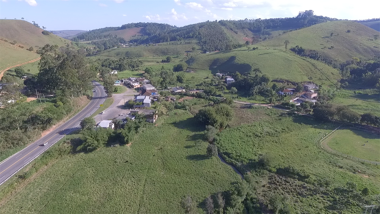 Corpo de idoso é encontrado em córrego em Santos Dumont