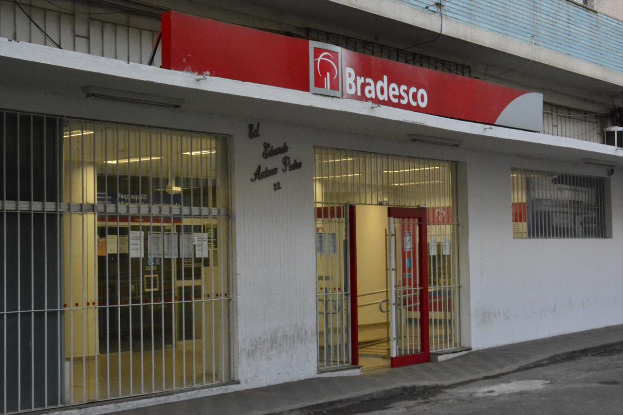 Cliente Bradesco é vítima de golpe em agência de Santos Dumont