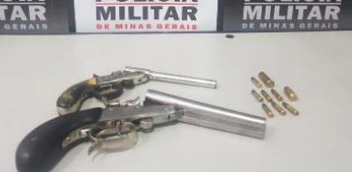 Homem é preso por porte ilegal de arma de fogo no Córrego do Ouro