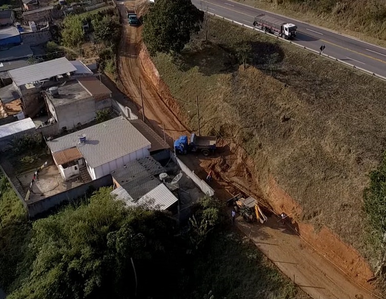 Prefeitura inicia obra de pavimentação asfáltica na Vila Brandão