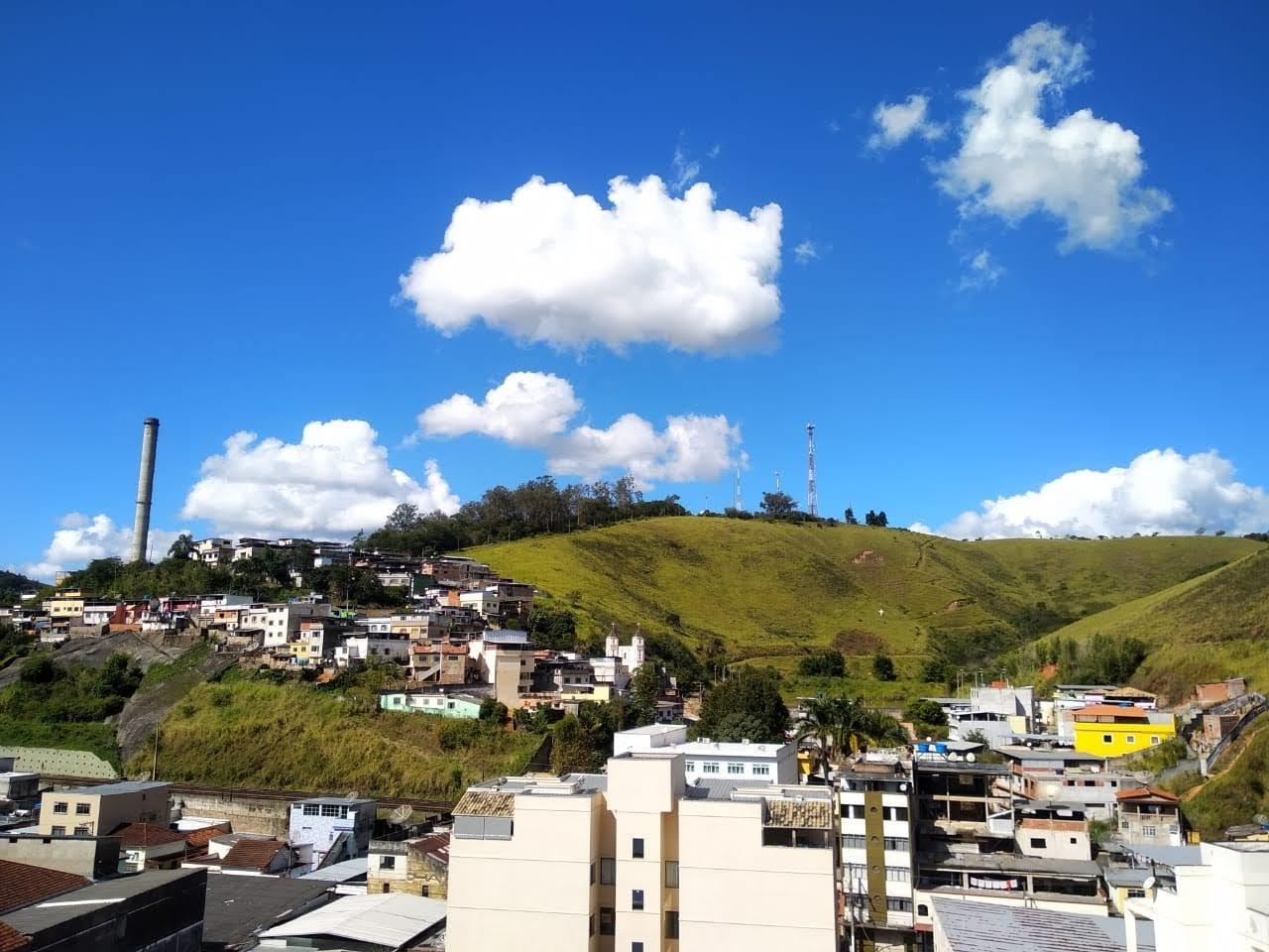 Último final de semana do inverno vai ser de calor e céu nublado em Santos Dumont