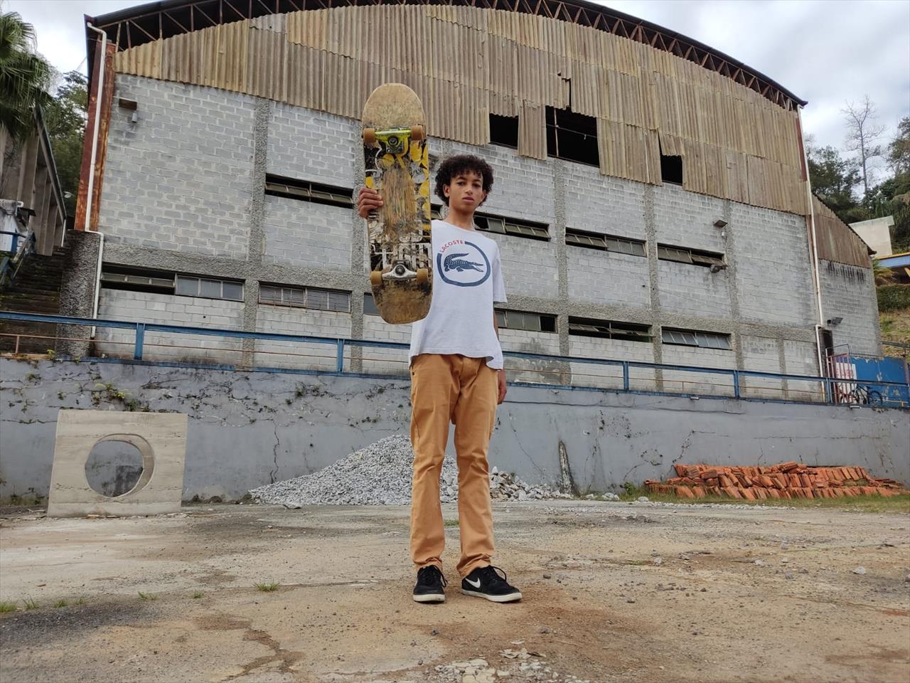 Skatistas vivem expectativa pela construção da pista em Santos Dumont