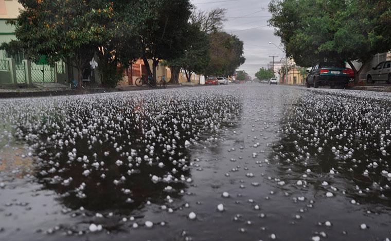 MG tem novo alerta de tempestade e granizo em 256 cidades nesta 4ª; veja locais