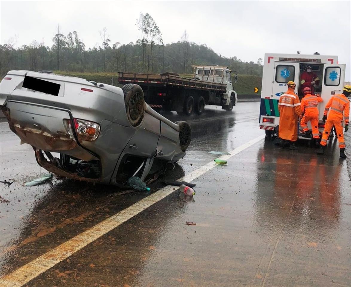 Feriado prolongado é marcado por acidentes e mortes na BR-040